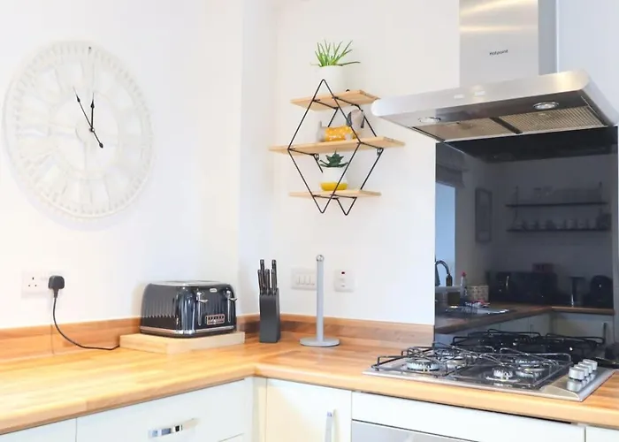 Broad Leaze 2 Apartment *