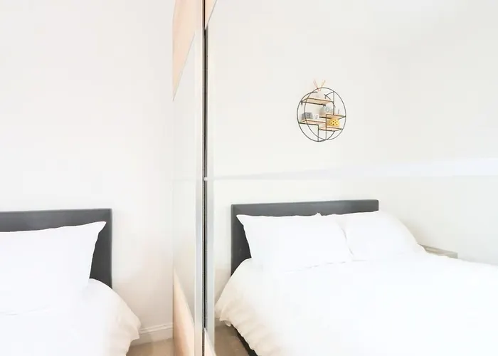 Broad Leaze 2 Apartment Bristol