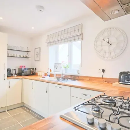 Broad Leaze 2 Apartment *
