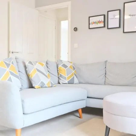 Broad Leaze 2 Apartment